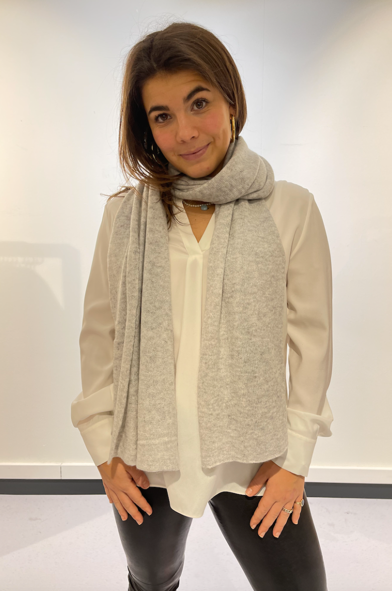 100% cashmere scarf grey white
