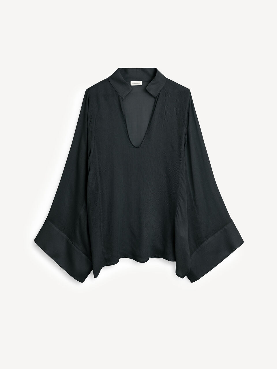 LOMARIA black