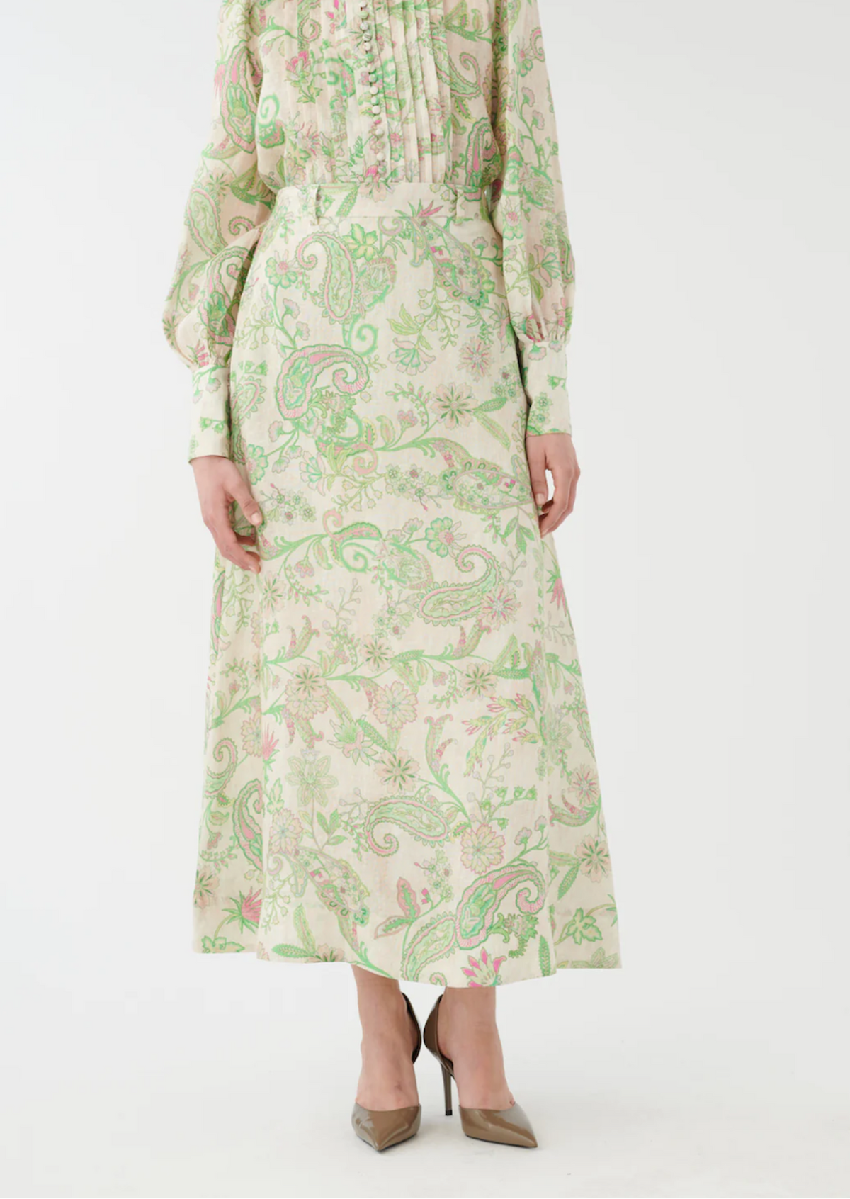 LARISSA paisley frog