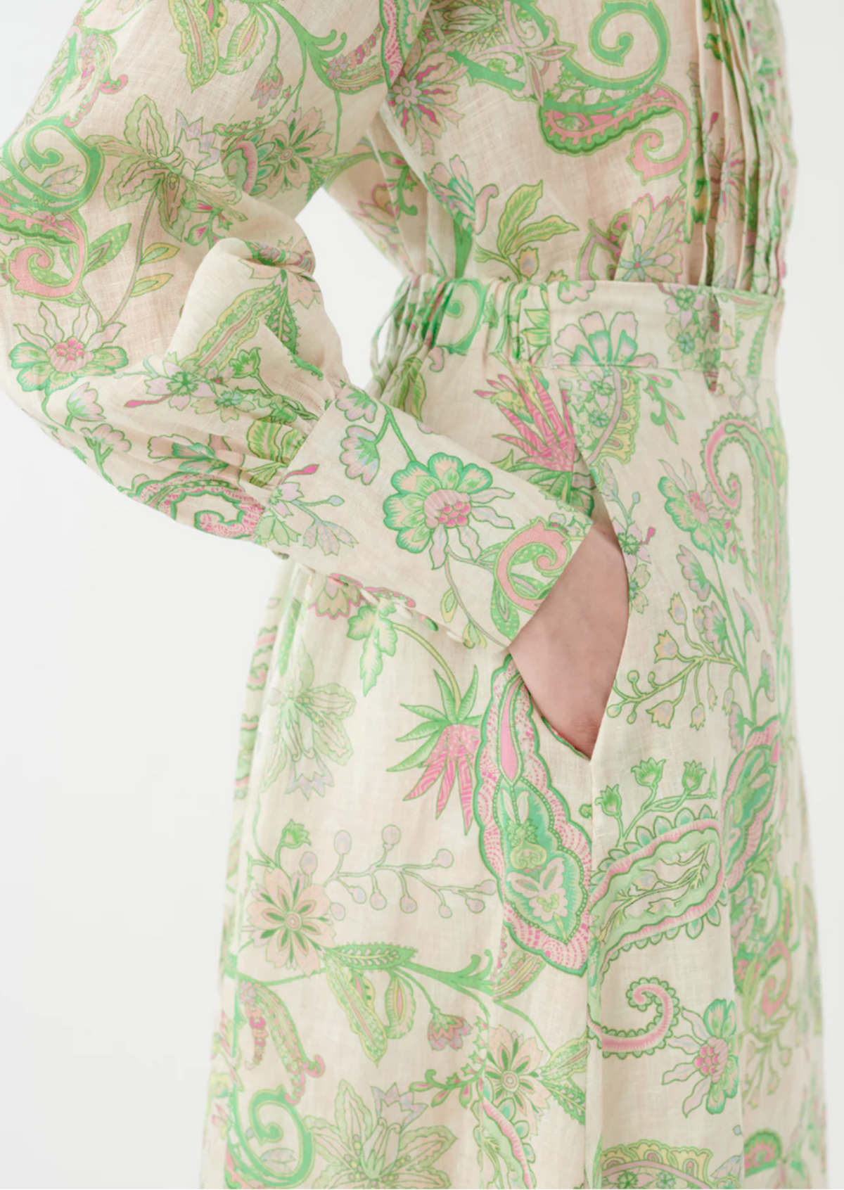 LARISSA paisley frog