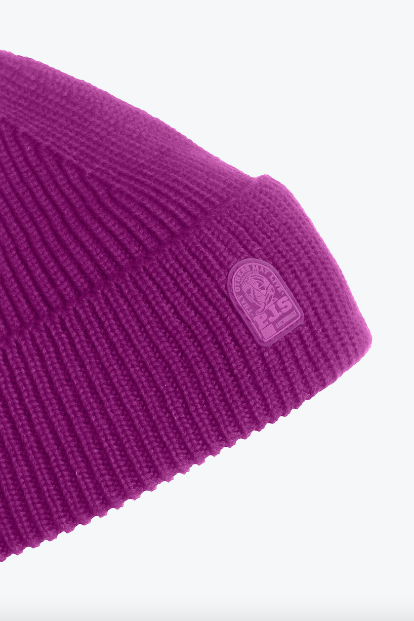 plain beanie  deep orchid