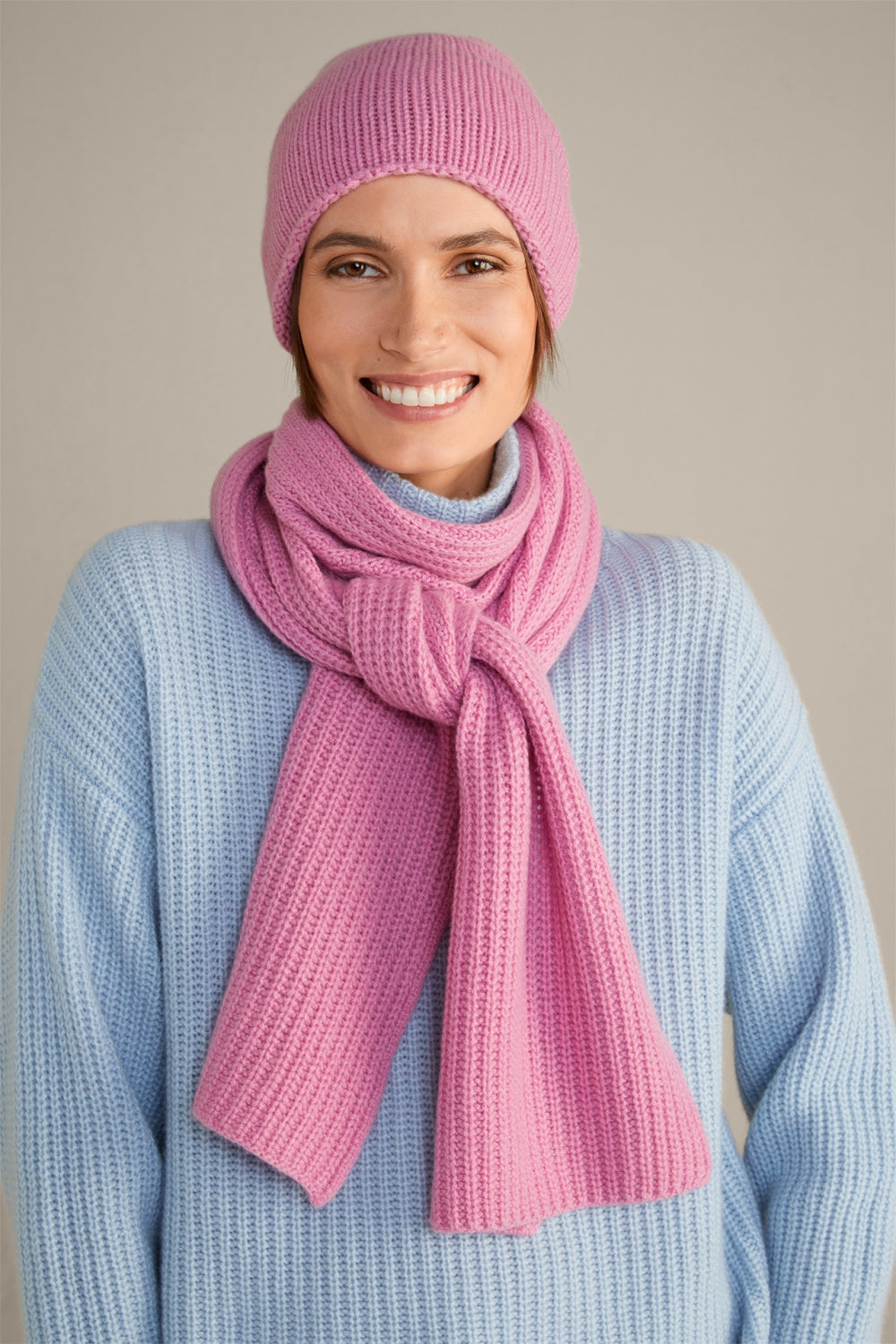 Scarf bright pink