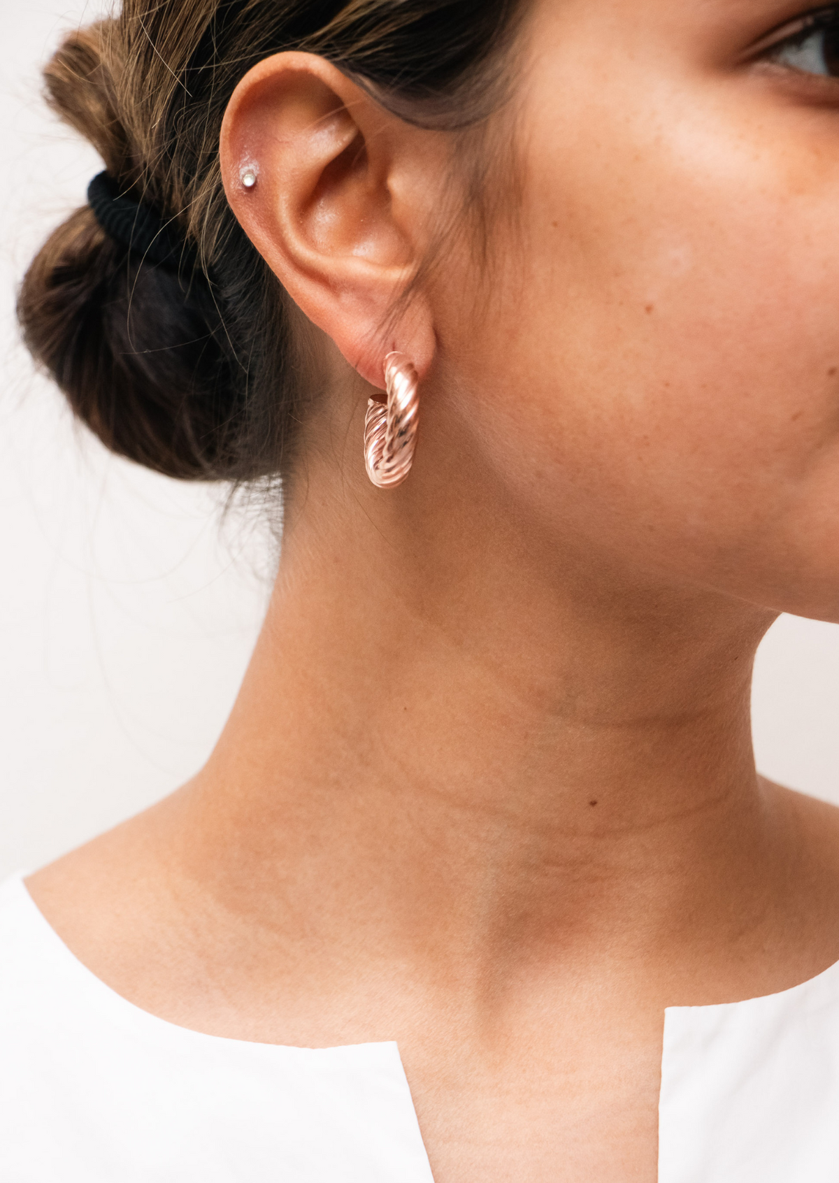 hoop twist earring small rose goud