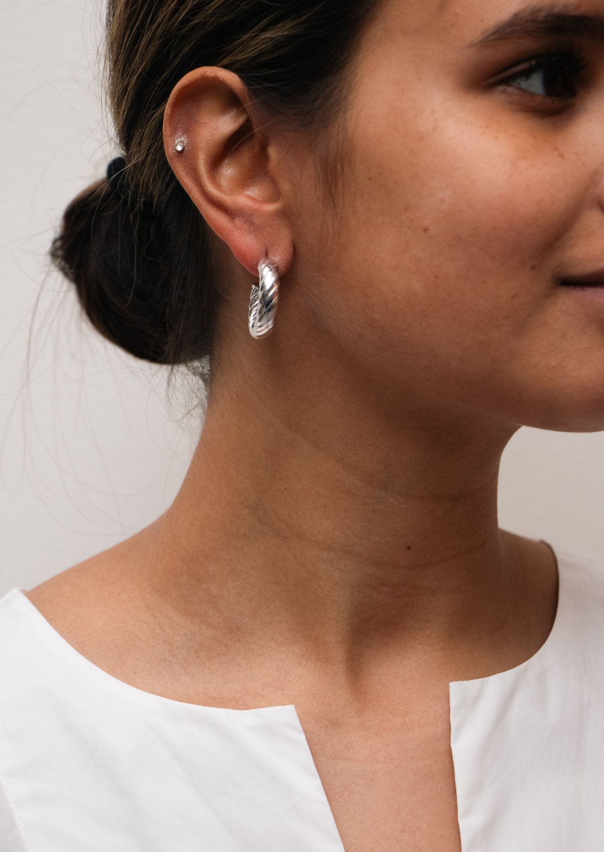 hoop twist small rhodium