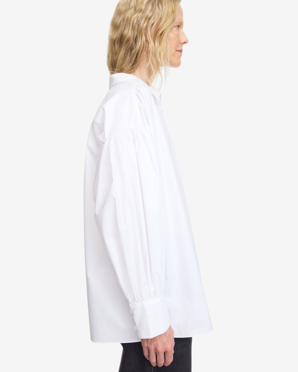 Leonora pure white
