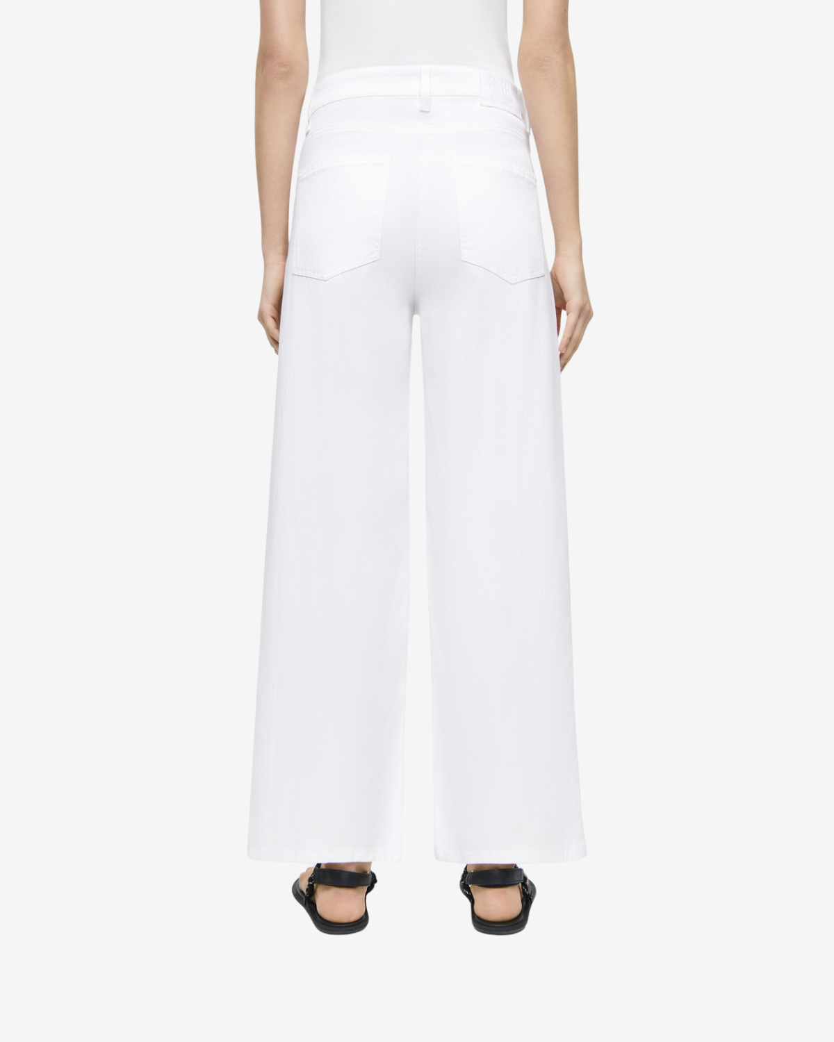 Baggy asymmetrical pure white